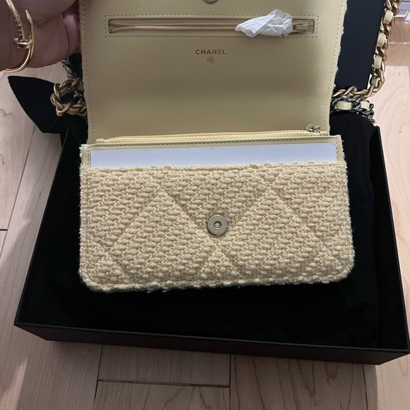 Chanel wallet in the chain - Picture 7 of 11